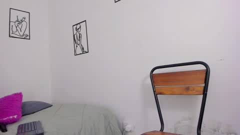 Snapshot of cloehonney chatting on February 20, 8:47 pm cloe online show from February 20, 8:47 pm