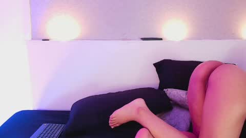 Cloe online show from April 22, 4:04 pm
