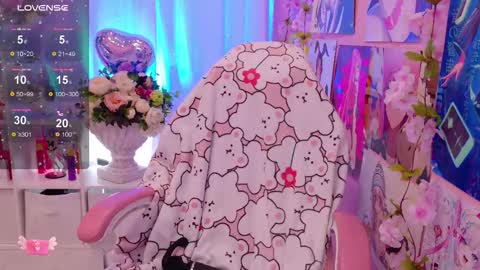 Mia online show from February 13, 9:05 pm