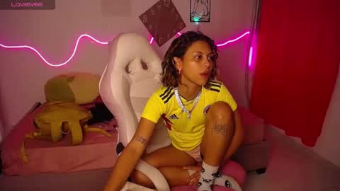 coffe_eyes online show from September 10, 8:14 am