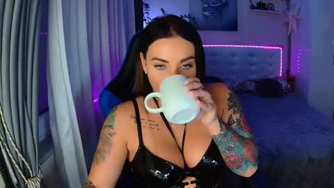 Ur goddess Nikki online show from October 22, 10:20 am