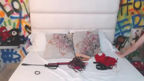 valentina online show from December 18, 11:48 am