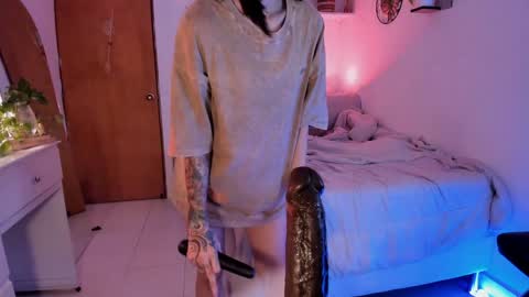 Snapshot of connie_deep chatting on January 19, 1:22 pm connie online show from January 19, 1:22 pm