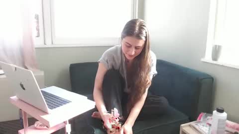 ANR Mommy online show from December 3, 5:15 pm