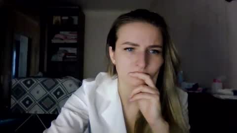 cora_fora online show from January 6, 10:19 am