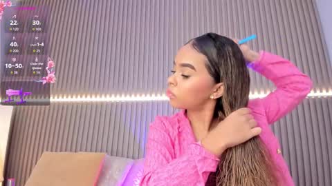 coralineross_ online show from October 1, 11:15 am