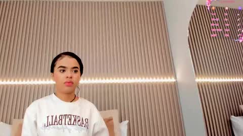 coralineross_ online show from March 8, 11:24 am