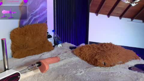 I am coral  online show from December 20, 12:53 pm