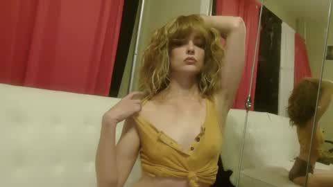 CorinneBijou online show from March 11, 4:41 am