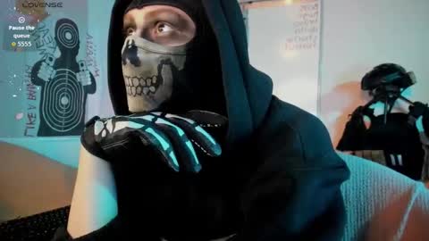 cos_operator online show from November 28, 7:39 pm