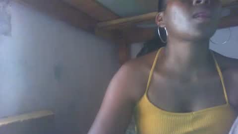Snapshot of couleur_vanille chatting on January 31, 7:50 am couleur_vanille online show from January 31, 7:50 am