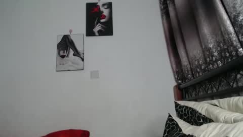 Erykah online show from November 20, 8:10 pm