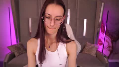 cozymell online show from March 11, 1:56 pm