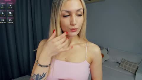 Emma online show from February 8, 8:32 pm