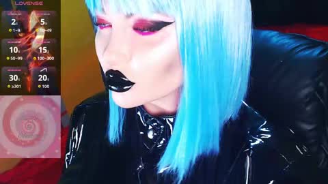 Roxy online show from May 8, 3:15 pm