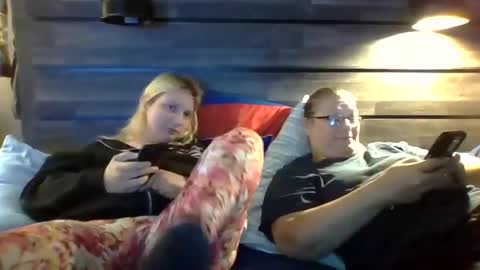 Heather online show from September 25, 8:28 pm