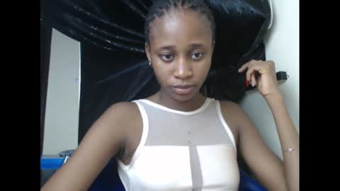 creamyxmuffin online show from March 9, 7:15 pm