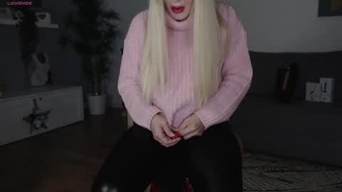 cris_tinne online show from December 24, 4:40 pm