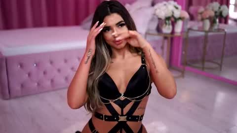 Crissy online show from February 21, 1:01 pm