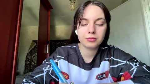 Annie online show from July 20, 10:39 am