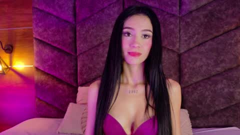 Nicole  Connection time 220pm-910pmCol online show from March 30, 2:11 am