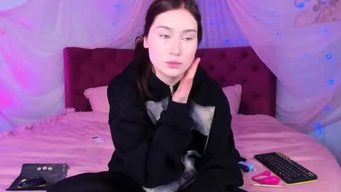 Kitty online show from May 11, 8:28 pm