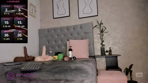   online show from October 14, 8:11 pm