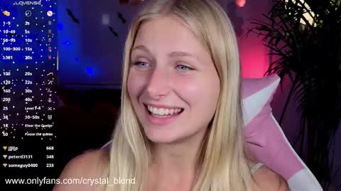 Snapshot of crystal_blond chatting on October 5, 11:32 pm Crystal online show from October 5, 11:32 pm