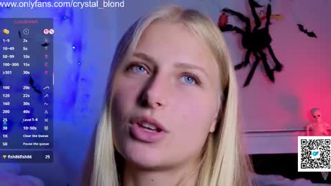 Snapshot of crystal_blond chatting on October 17, 9:18 pm Crystal online show from October 17, 9:18 pm