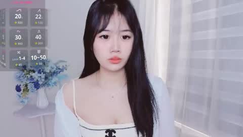 Snapshot of crystal_lea chatting on October 20, 1:19 am crystal_lea online show from October 20, 1:19 am