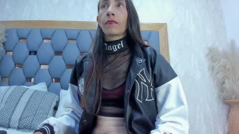 crystal_sm online show from April 7, 3:08 am