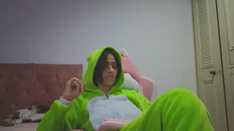 Snapshot of crystal_starx chatting on September 30, 10:58 pm Crystal Blaze online show from September 30, 10:58 pm
