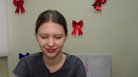 Stella online show from February 2, 7:30 am