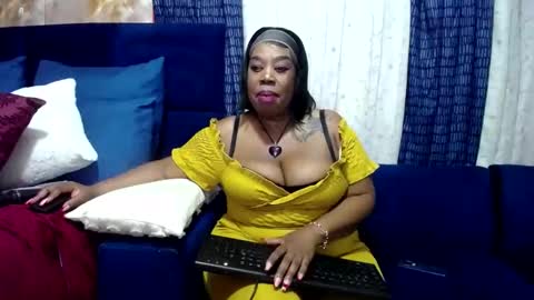 Snapshot of crystaljes chatting on February 28, 5:48 pm crystaljes online show from February 28, 5:48 pm