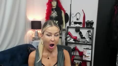 CrystalHotty online show from September 10, 4:34 am