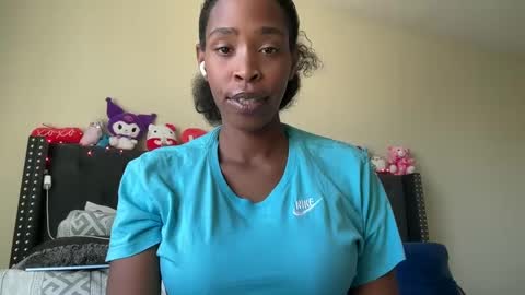 Snapshot of cum2charmxx chatting on September 24, 8:30 pm cum2charmxx online show from September 24, 8:30 pm