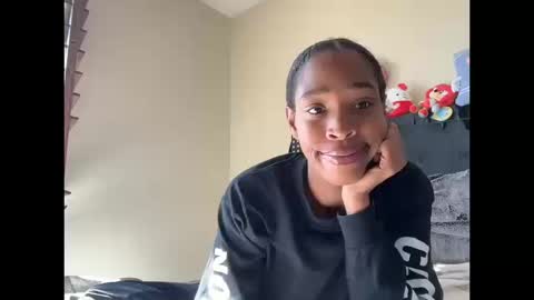 Snapshot of cum2charmxx chatting on October 16, 4:53 pm cum2charmxx online show from October 16, 4:53 pm