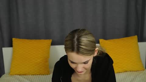 Snapshot of cum_dynasty chatting on October 17, 6:00 pm Naomi online show from October 17, 6:00 pm