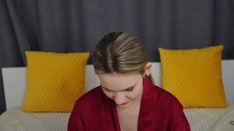 Snapshot of cum_dynasty chatting on October 18, 11:39 pm Naomi online show from October 18, 11:39 pm