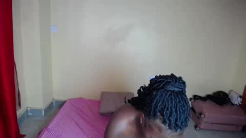 curvey_goddes online show from March 2, 12:34 pm