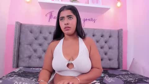 curvy_bigass18 online show from February 2, 10:53 pm