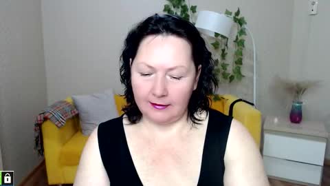 curvy_girlz online show from November 11, 4:37 pm