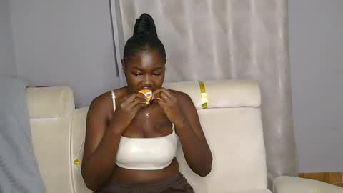 Snapshot of curvyebony1 chatting on September 29, 12:49 am curtis online show from September 29, 12:49 am