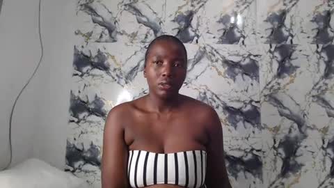 curvyj255 online show from June 14, 7:25 pm