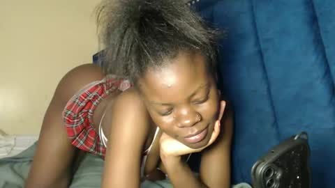 curvyjoan online show from February 10, 9:45 am