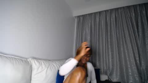 Liya online show from April 12, 6:11 pm