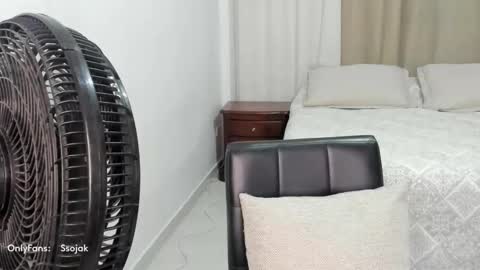 Snapshot of cute_brunett chatting on September 13, 4:42 am Sara online show from September 13, 4:42 am