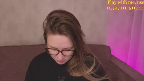 Snapshot of cute_darina chatting on October 19, 3:41 am Everyday stream in the same time online show from October 19, 3:41 am