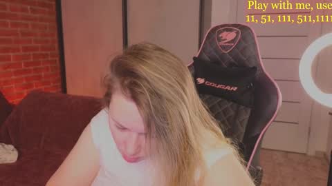 Snapshot of cute_darina chatting on February 25, 2:03 am Everyday stream in the same time online show from February 25, 2:03 am