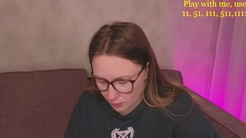 Snapshot of cute_darina chatting on October 17, 2:15 am Everyday stream in the same time online show from October 17, 2:15 am